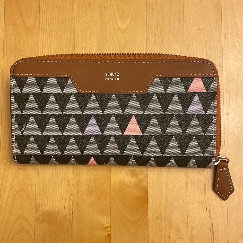 NWT Schutz Carteira Grande Feminina Triangle Marrom